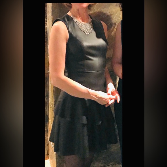 Beautiful faux leather mini, worn once, xsmall, size 2 - Picture 1 of 7